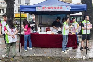 詹姆斯：库里和艾弗森是我在比赛见过最有影响力的两个球员